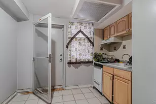 2521 Yates Ave, Bronx, NY 10469 - Photo 18