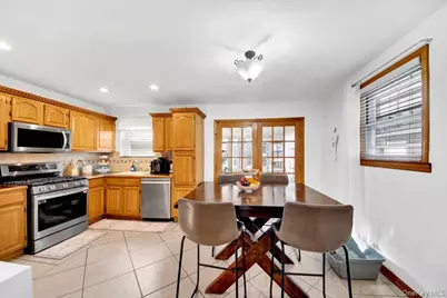 239 Brinsmade Avenue, Bronx, NY 10465 - Photo 6