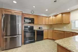504 Cedarwood Dr, Cedarhurst, NY 11516 - Photo 8