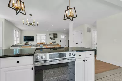 32 Katherine Street, Locust Valley, NY 11560 - Photo 12