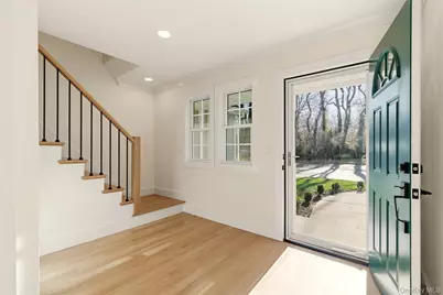 11 Plantation Drive, Hauppauge, NY 11788 - Photo 4