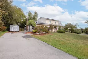 132 Neptune Dr, Monroe, NY 10950 - Photo 2