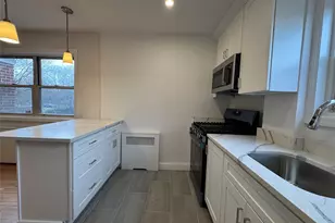 131-30 Laurelton Pkwy, Springfield Gardens, NY 11422 - Photo 6