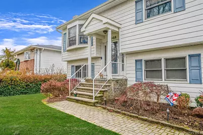 154A Woodrow Parkway, West Babylon, NY 11704 - Photo 2