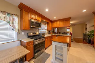 20 Sterling Pl, Roosevelt, NY 11575 - Photo 10