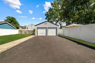 87 Parsons Dr, Hempstead, NY 11550 - Photo 2