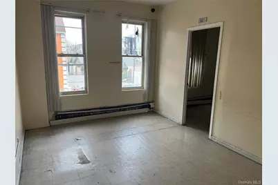 9307 Roosevelt Avenue, Jackson Heights, NY 11372 - Photo 4