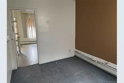 9307 Roosevelt Avenue, Jackson Heights, NY 11372 - Photo 8