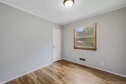 22 Heath Lane, East Northport, NY 11731 - Photo 14