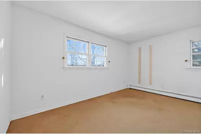 2 Kirkup Street, Bay Shore, NY 11706 - Photo 18