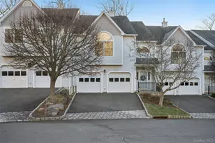 33 Forest Ridge Rd, Nyack, NY 10960 - Photo 2