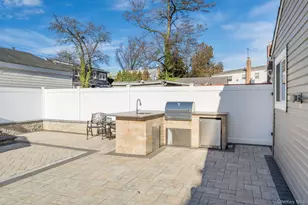 69 Harriet Ave, Hempstead, NY 11550 - Photo 22