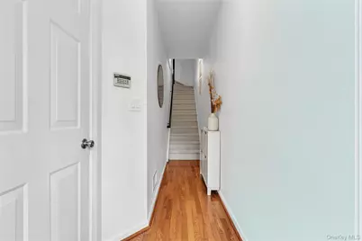 302 Park Ridge Lane, White Plains, NY 10603 - Photo 4