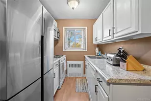 51 Edmunton Dr, North Babylon, NY 11704 - Photo 8