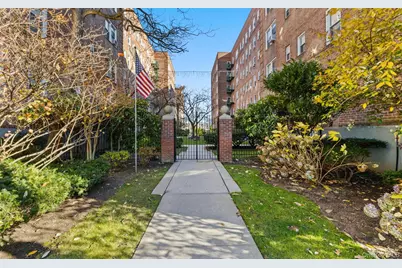 32 Cathedral Avenue #6c, Hempstead, NY 11550 - Photo 2