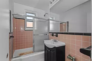 32 Cathedral Ave, Hempstead, NY 11550 - Photo 10