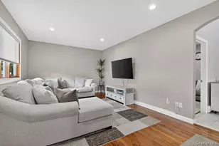 132 Roosevelt Ave, Mineola, NY 11501 - Photo 4