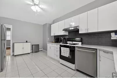 132 Roosevelt Avenue, Mineola, NY 11501 - Photo 14