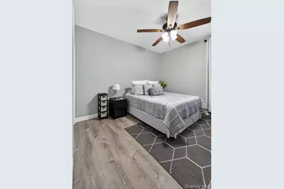 132 Roosevelt Avenue, Mineola, NY 11501 - Photo 18