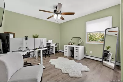 132 Roosevelt Avenue, Mineola, NY 11501 - Photo 20