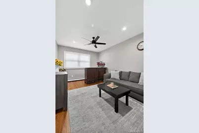 132 Roosevelt Avenue, Mineola, NY 11501 - Photo 22