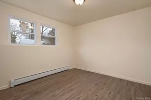 36 N 15th St, Wheatley Heights, NY 11798 - Photo 14