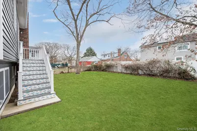 36 N 15th Street, Wheatley Heights, NY 11798 - Photo 20