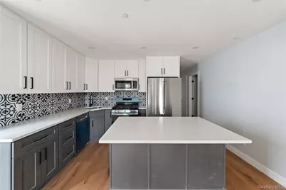 356 S 10th Avenue, Mount Vernon, NY 10550 - Photo 2