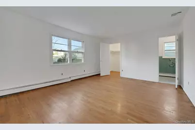 110 Beverly Road, Yonkers, NY 10710 - Photo 14