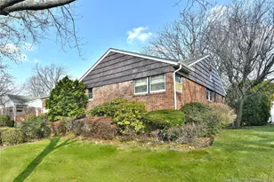 217-49 Stewart Rd, Oakland Gardens, NY 11364 - Photo 4