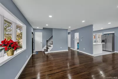 585 Elwood Road, East Northport, NY 11731 - Photo 4