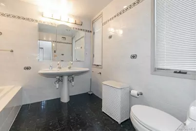 1 Franklin Road, Great Neck, NY 11024 - Photo 22
