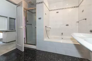 1 Franklin Rd, Great Neck, NY 11024 - Photo 14