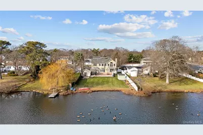 85 S Dunton Avenue, Patchogue, NY 11772 - Photo 2