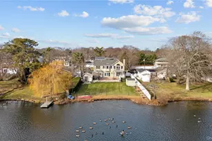 85 S Dunton Ave, Patchogue, NY 11772 - Photo 2