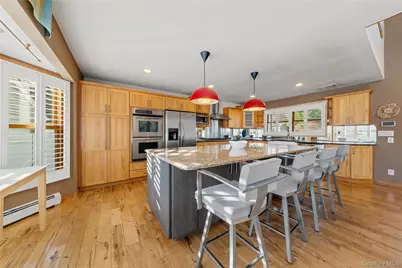 85 S Dunton Avenue, Patchogue, NY 11772 - Photo 10