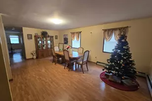 1095 Pinebrook Ct, West Hempstead, NY 11552 - Photo 6