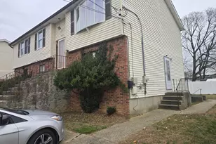 1095 Pinebrook Ct, West Hempstead, NY 11552 - Photo 2