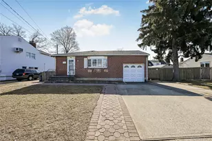 94 Conklin St, Farmingdale, NY 11735 - Photo 2