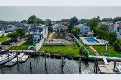 750 Shore Walk, Lindenhurst, NY 11757 - Photo 4