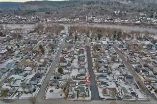 37 Holbrook St, Port Jervis, NY 12771 - Photo 2