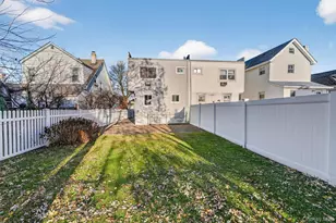 725 Logan Ave, Bronx, NY 10465 - Photo 22