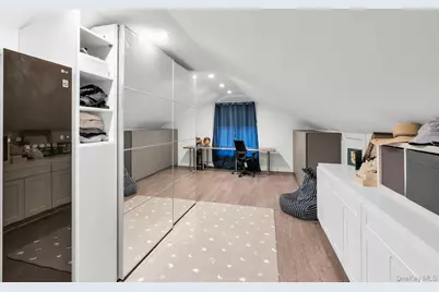 3 Maple Street, Glenwood Landing, NY 11547 - Photo 32