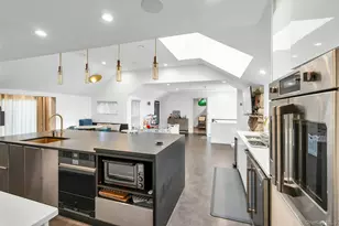 3 Maple St, Glenwood Landing, NY 11547 - Photo 14