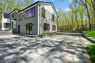 5 N Hills Rd, East Norwich, NY 11732 - Photo 4