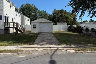 49 Noble St, North Babylon, NY 11703 - Photo 4