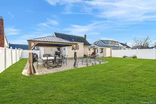 386 33rd St, Lindenhurst, NY 11757 - Photo 18