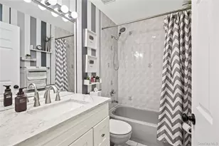 45 Jackson St, East Islip, NY 11730 - Photo 18