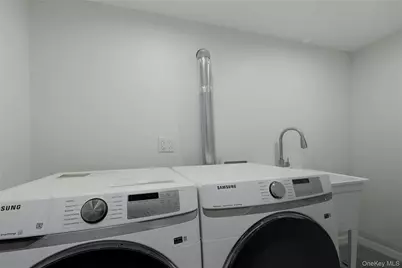 17 Tatterson Street, Roslyn, NY 11576 - Photo 26