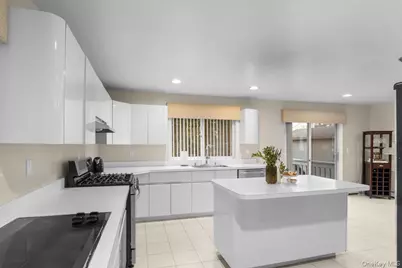 47 Berkshire Road, Great Neck, NY 11023 - Photo 22